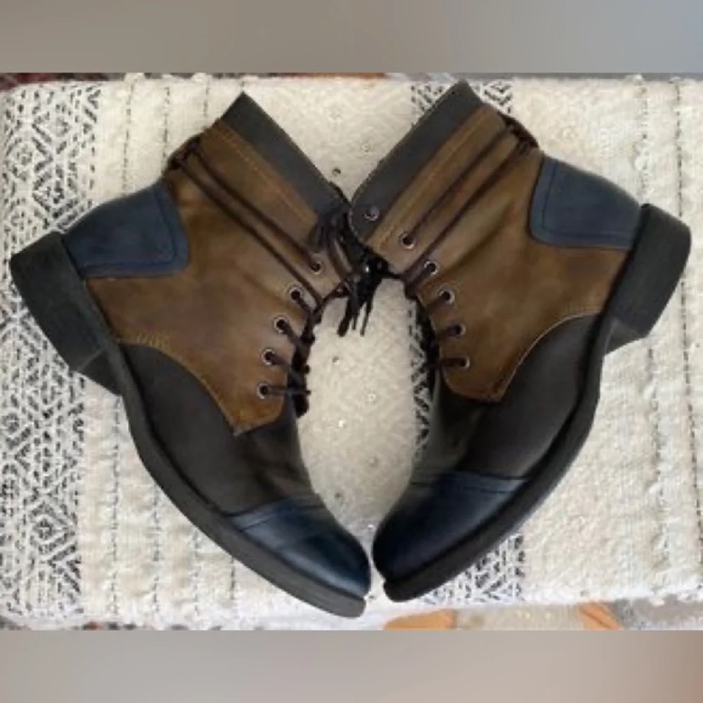 REIKER Lace-Up / Medial Zipper Boots ~ Booties Size. 39 / 8